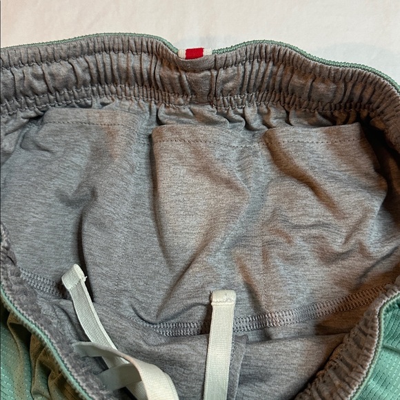 Tracksmith Twilight Split Shorts Size S - Picture 4 of 9